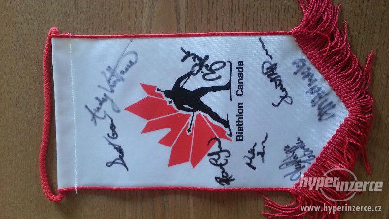 Dres, vlaječka, foto podepsané kanadskými biatlonisty - foto 2