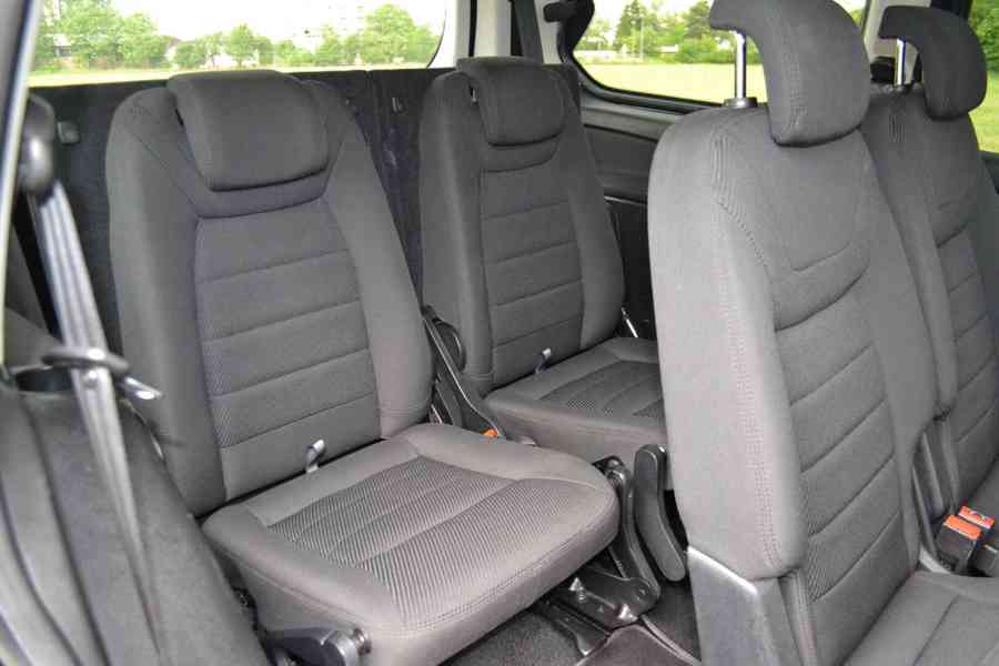 Ford Galaxy 2.0 TDi Titanium 7 míst - foto 20