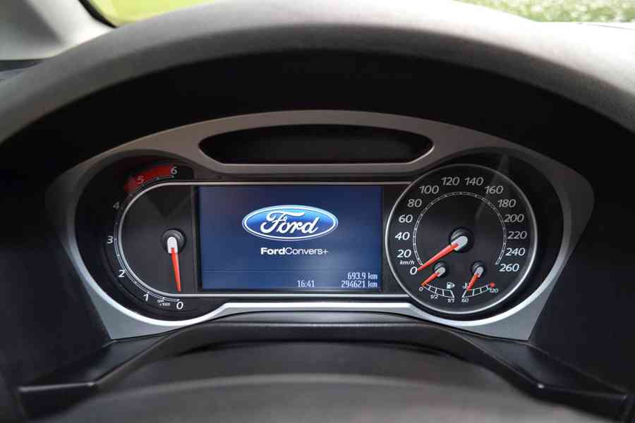 Ford Galaxy 2.0 TDi Titanium 7 míst - foto 13