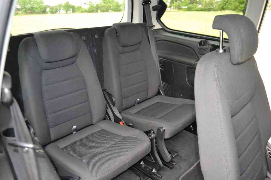 Ford Galaxy 2.0 TDi Titanium 7 míst - foto 23