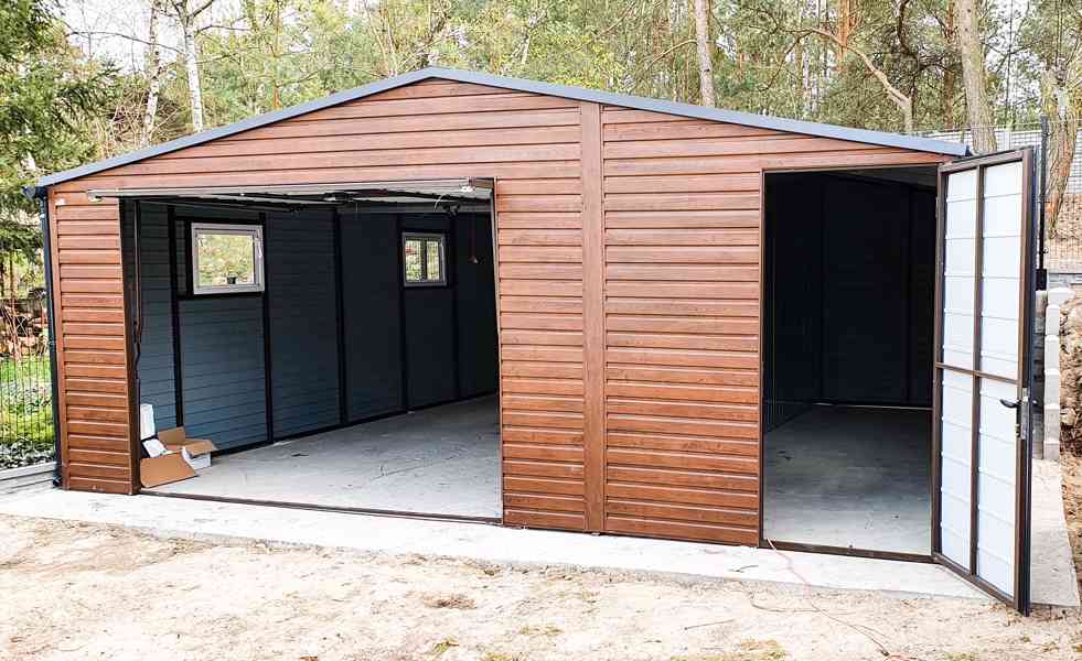 Plechová garáž 6x5,8m sedlová střecha - vrata + dveře TS293 - foto 4