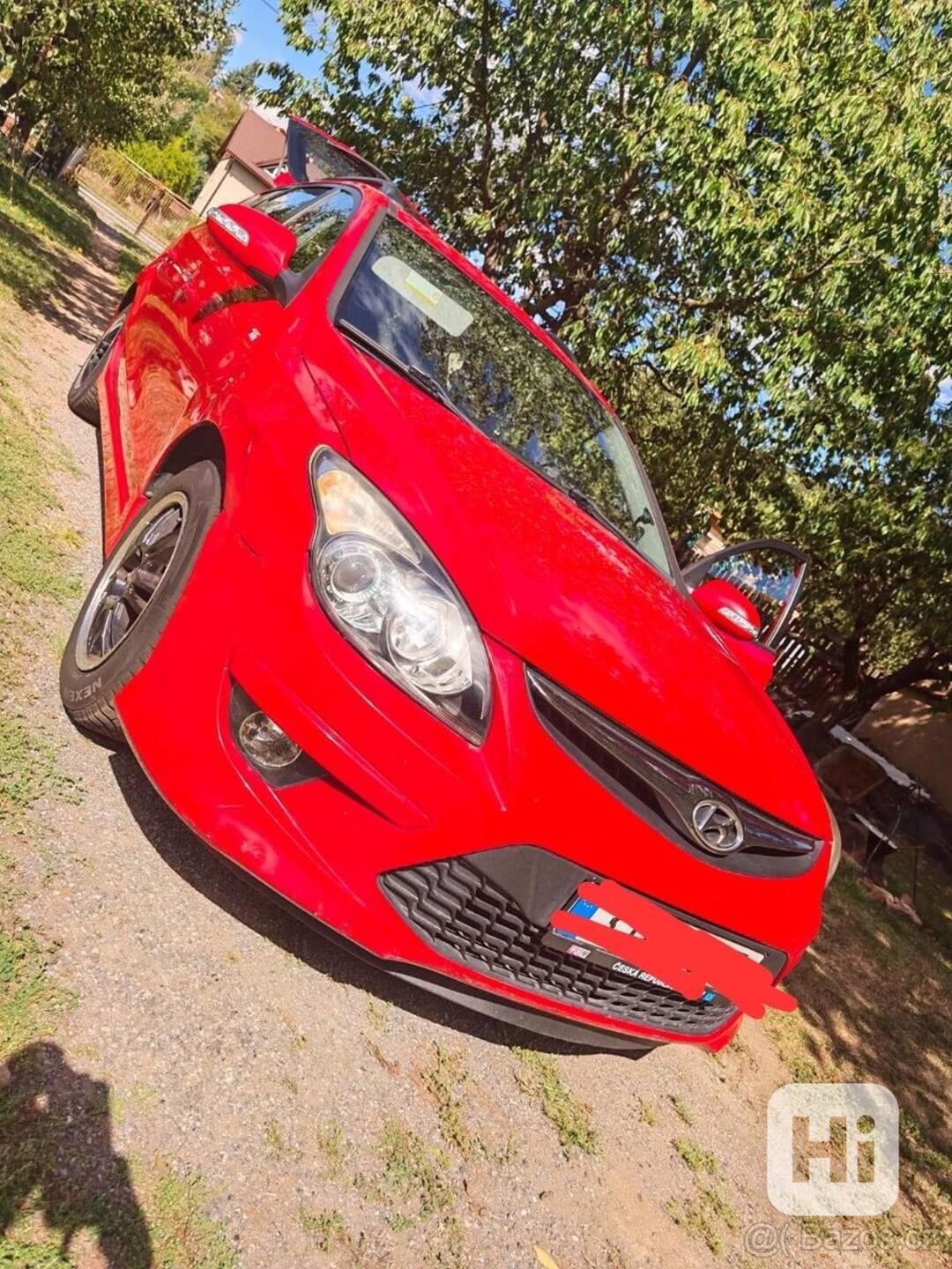 Hyundai i30 1,4   CW - foto 1