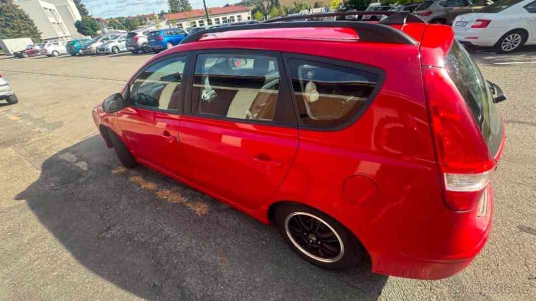 Hyundai i30 1,4   CW - foto 5