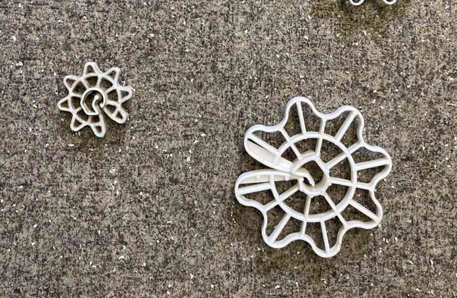 Vymezovací podložky pod kari sítě - foto 2