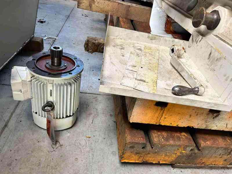 Otočný stůl pro obráběcí stroj E20 po GO - foto 5