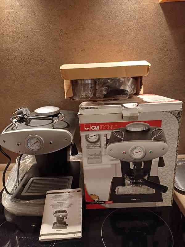 Kávovar na esspresso Clatronic ES 2999 - foto 4