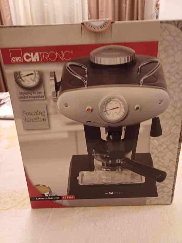 Kávovar na esspresso Clatronic ES 2999 - foto 9
