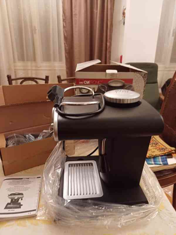 Kávovar na esspresso Clatronic ES 2999 - foto 8