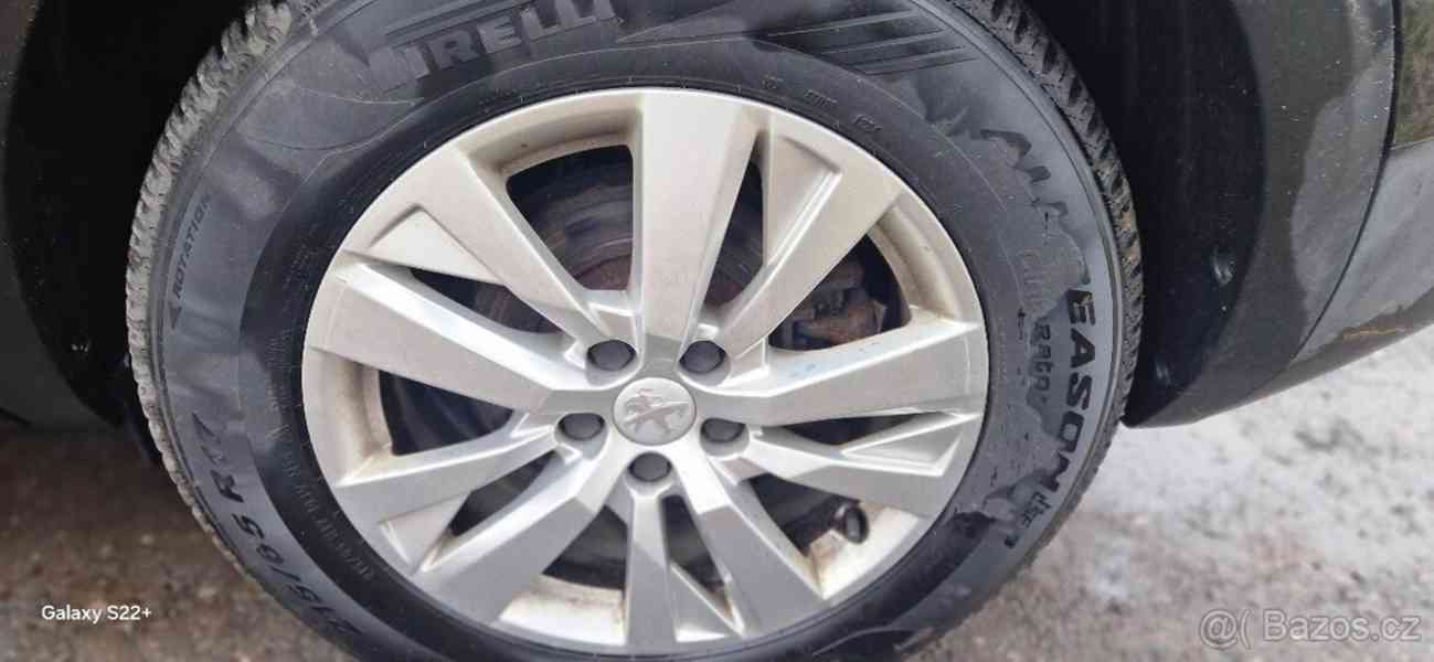 Peugeot 5008 1,2 - foto 6