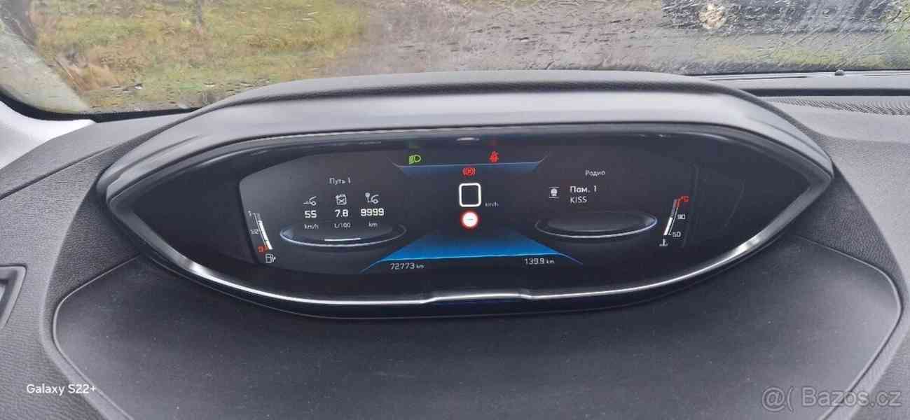 Peugeot 5008 1,2 - foto 12