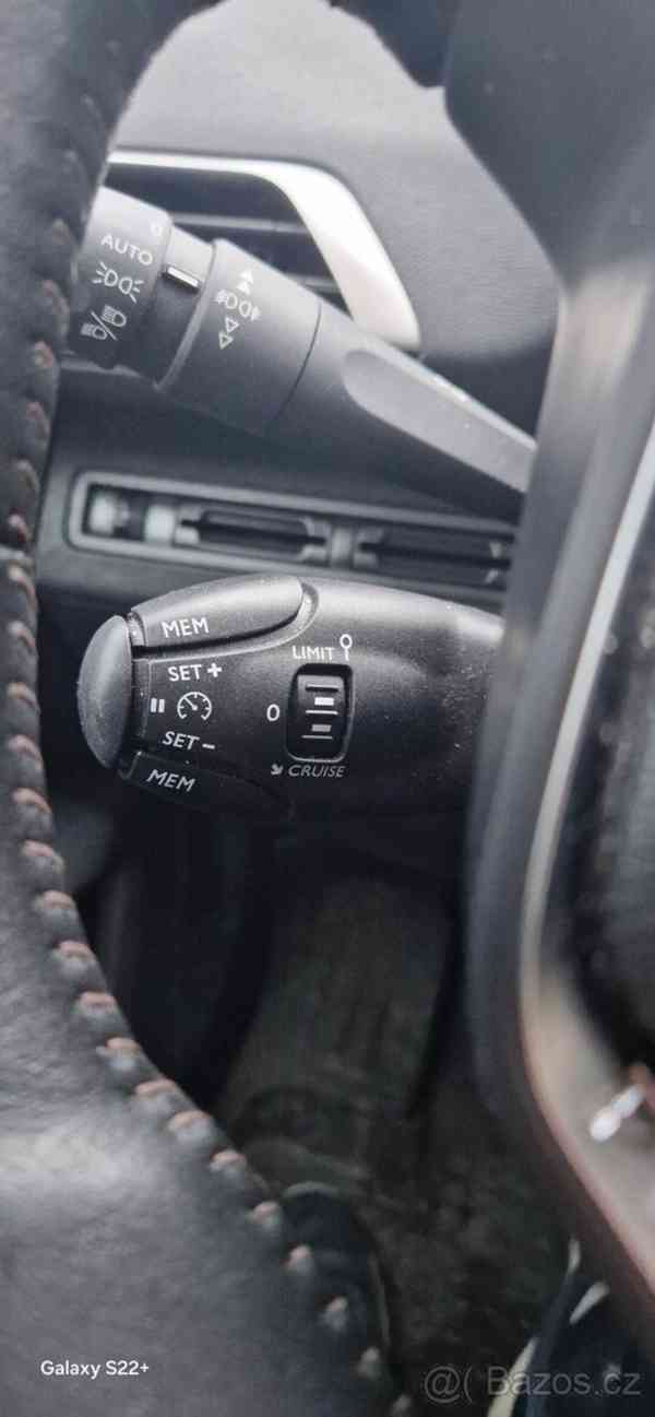 Peugeot 5008 1,2 - foto 17