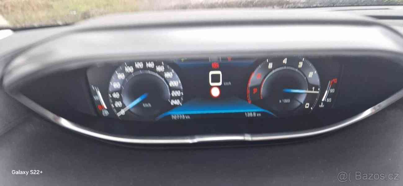 Peugeot 5008 1,2 - foto 11