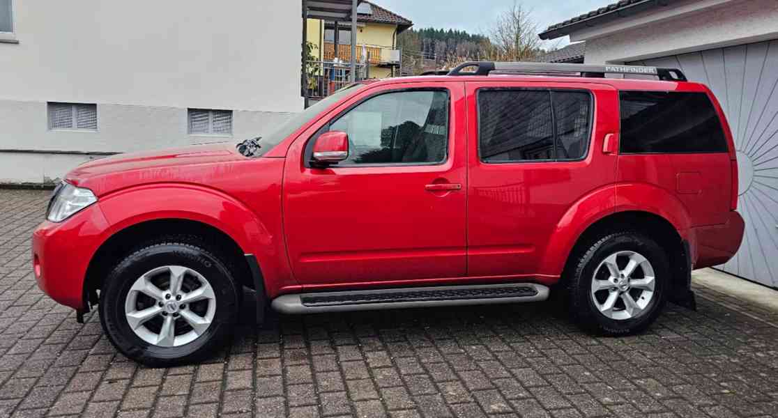 Nissan Pathfinder 2.5 dCi SE 140kw - foto 4