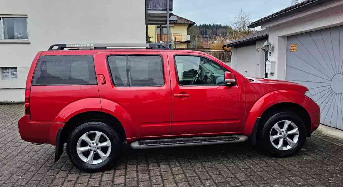 Nissan Pathfinder 2.5 dCi SE 140kw - foto 10