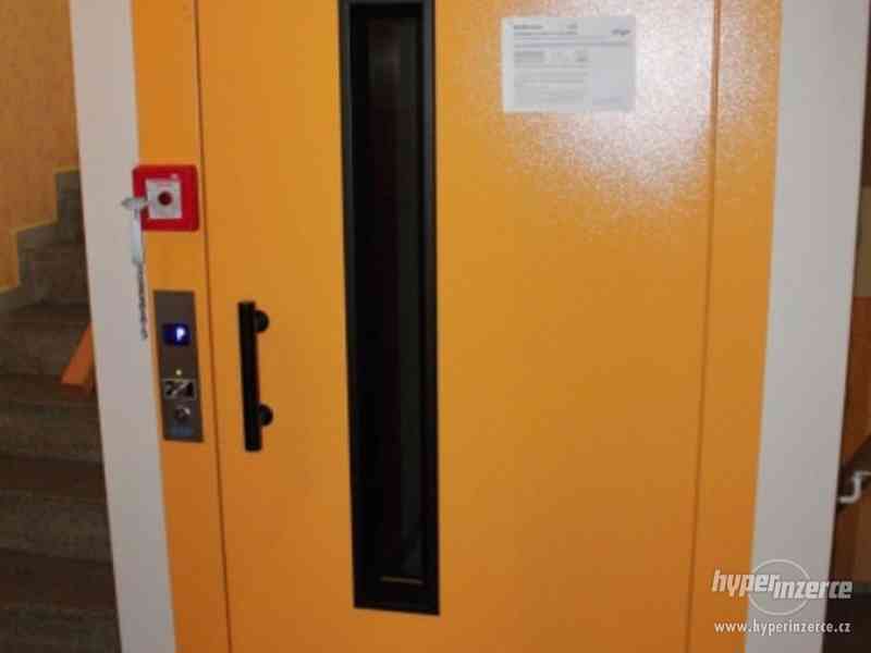 Pronájem bytu 2+1 o výměře 61m2 v Plzni Doubravce - foto 3