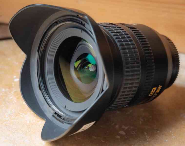 Nikon 12-24mm DX AF-S Nikkor 1:4 G ED - foto 5