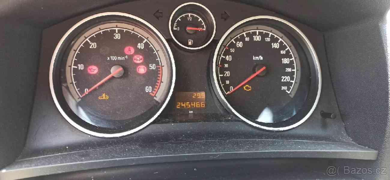 Opel Zafira B	 - foto 3