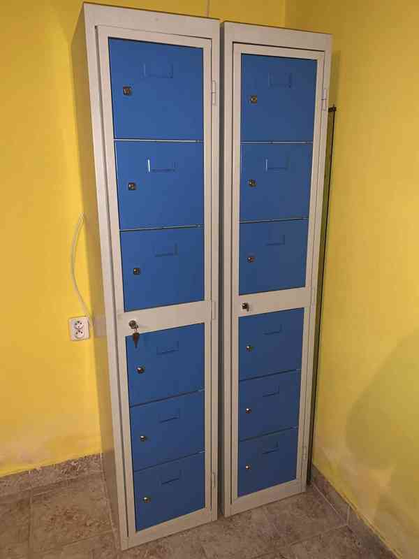 Kovové šatní skříňky / boxy na klíč – Olomouc - foto 2