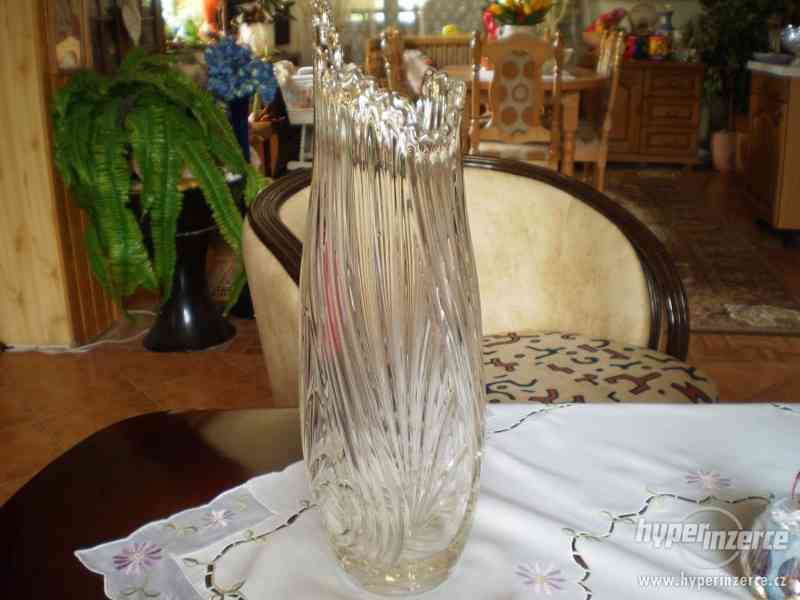 Velká váza z těžkého hutního skla. - foto 3