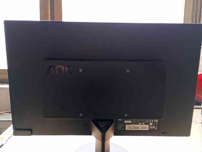 Monitor AOC E970SWN – Spolehlivý a v perfektním stavu - foto 2