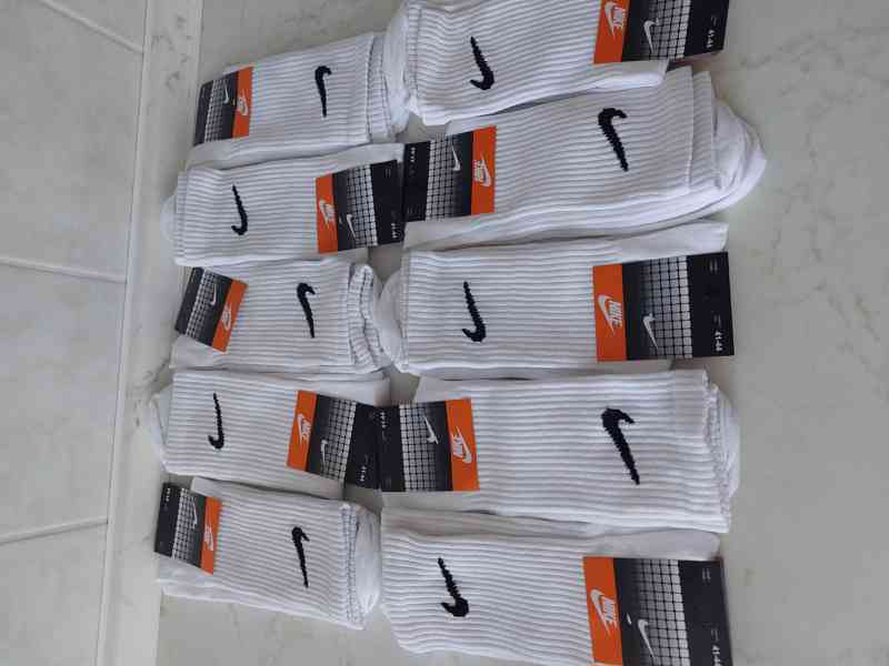 Bílé Nike ponožky velikosti 41-44 - foto 2
