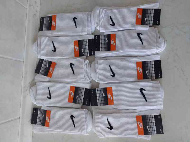 Bílé Nike ponožky velikosti 41-44 - foto 3
