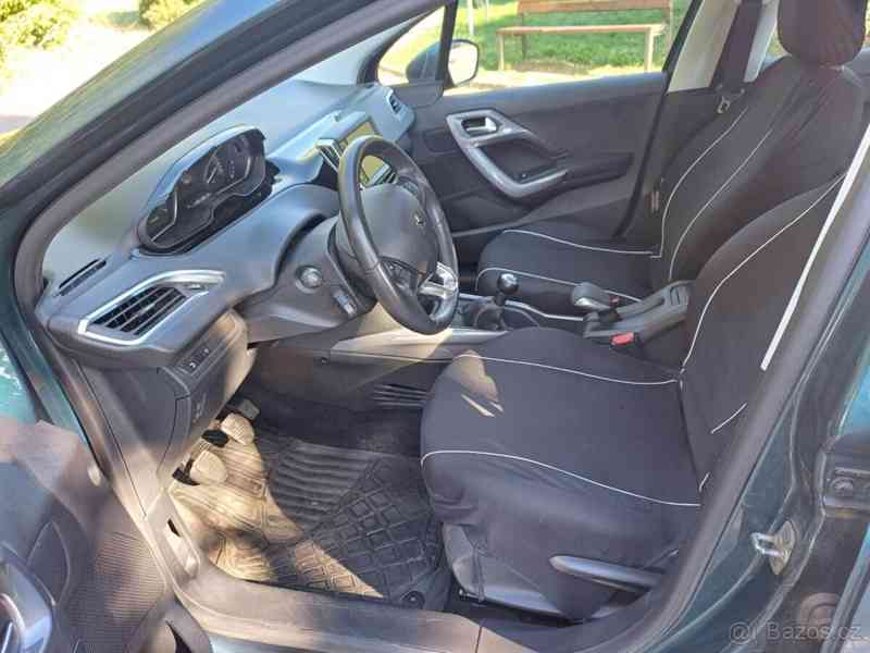 Peugeot 2008 1,2   2008 55 tis km - foto 15