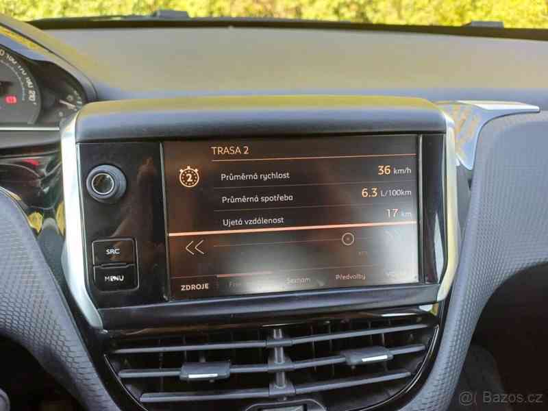 Peugeot 2008 1,2   2008 55 tis km - foto 18