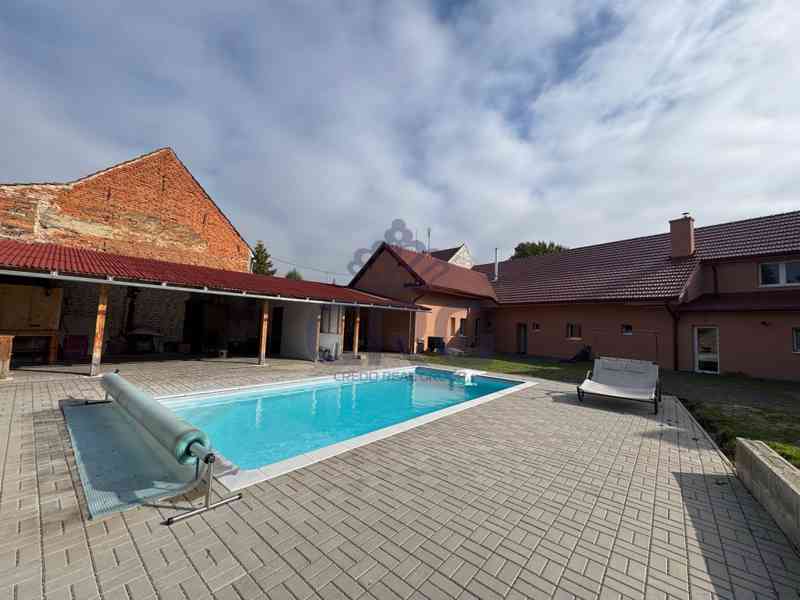PRODEJ PŮVODNĚ DVOU RODINNÝCH DOMŮ V OBCI VÁŽANY U VYŠKOVA - foto 14