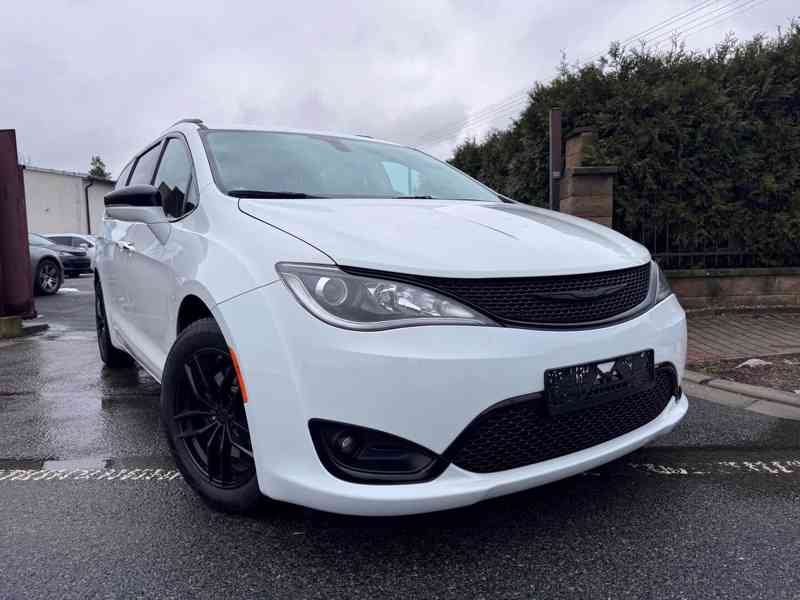 Chrysler Pacifica 3,6 RU SUNROOF NAVI LIMITED S 2019 - foto 6