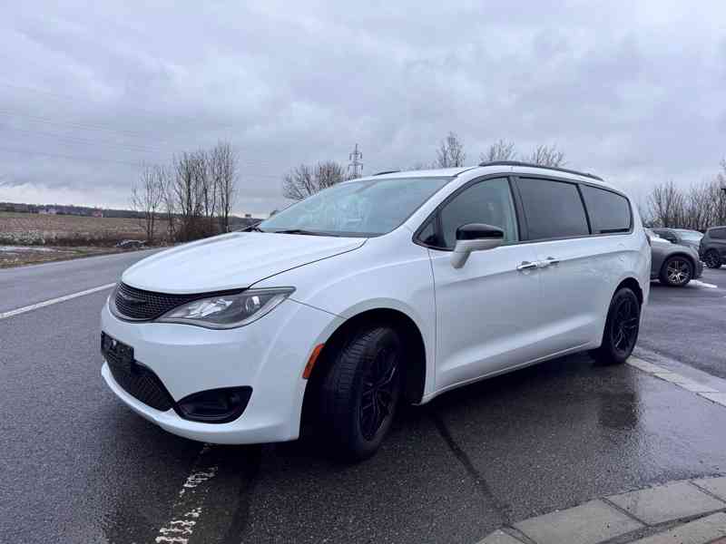 Chrysler Pacifica 3,6 RU SUNROOF NAVI LIMITED S 2019 - foto 2