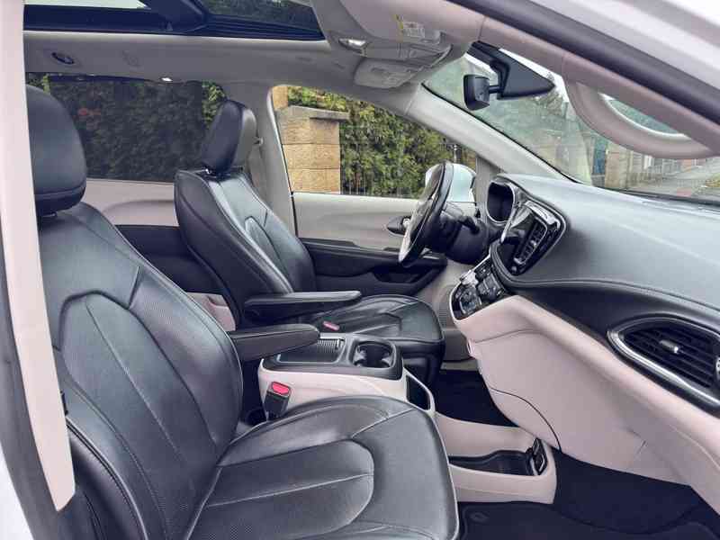 Chrysler Pacifica 3,6 RU SUNROOF NAVI LIMITED S 2019 - foto 15