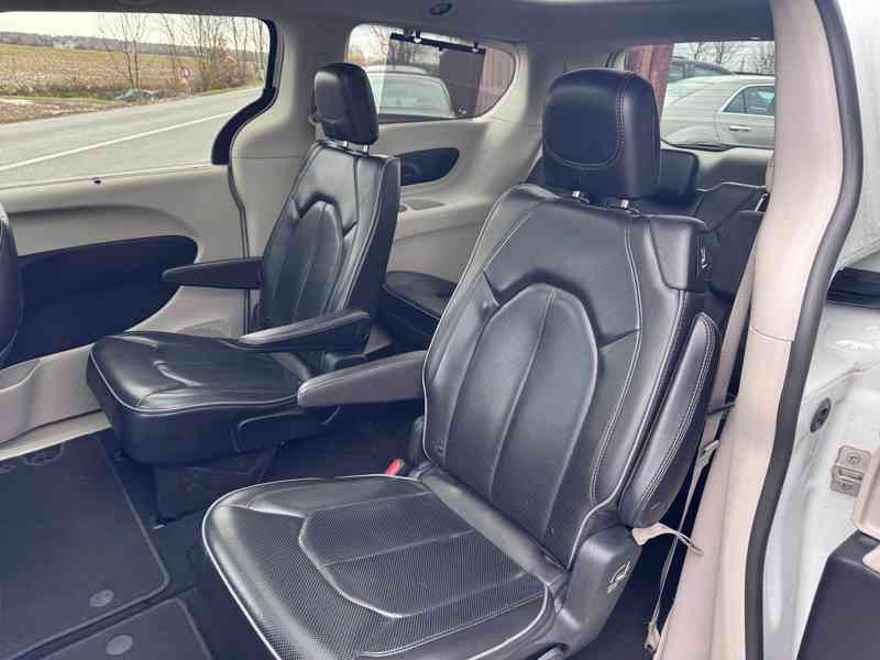 Chrysler Pacifica 3,6 RU SUNROOF NAVI LIMITED S 2019 - foto 18