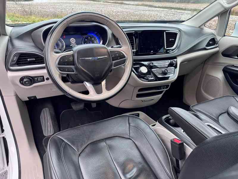 Chrysler Pacifica 3,6 RU SUNROOF NAVI LIMITED S 2019 - foto 19