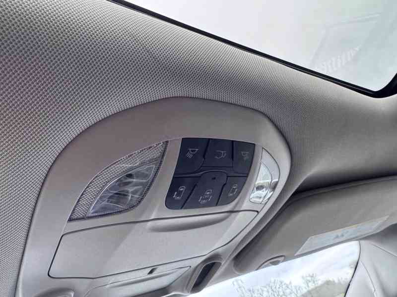 Chrysler Pacifica 3,6 RU SUNROOF NAVI LIMITED S 2019 - foto 25