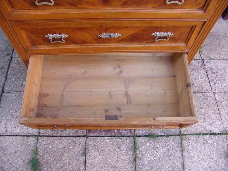 Starožitná, šuplíková komoda - foto 7