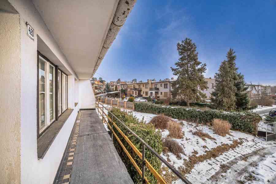 Rodinný dům se dvěma bytovými jednotkami, garáží a zahradou - foto 5