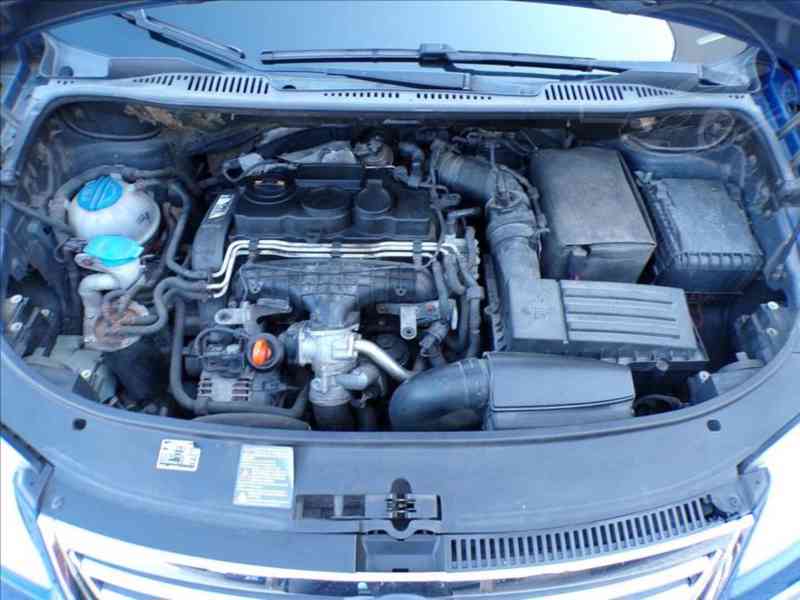VW Touran 2,0 TDI 125 kW AUTOMAT,HIGLINE,TAŽNÉ ZAŘ. - foto 20