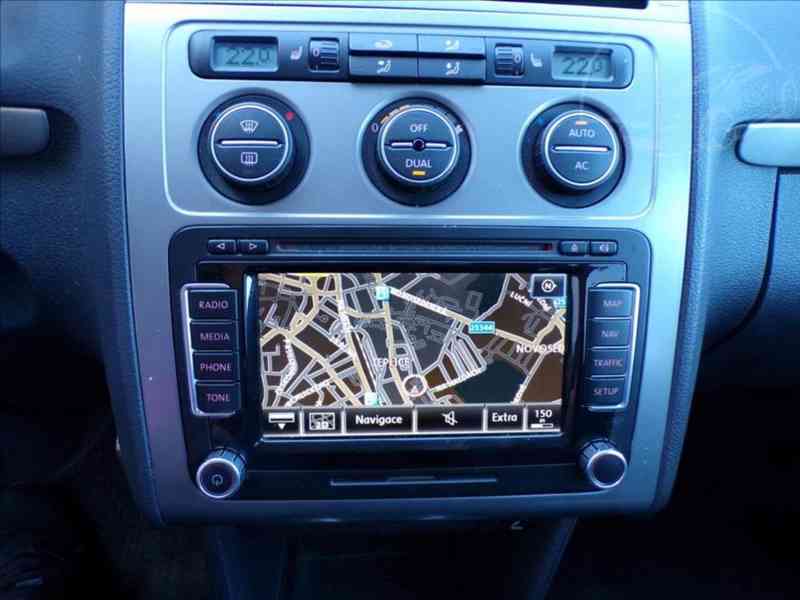 VW Touran 2,0 TDI 125 kW AUTOMAT,HIGLINE,TAŽNÉ ZAŘ. - foto 7