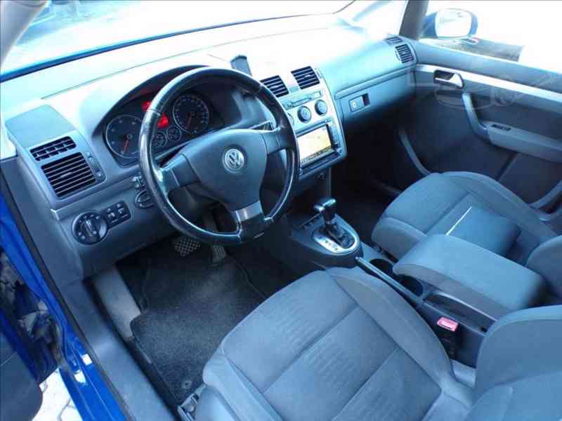 VW Touran 2,0 TDI 125 kW AUTOMAT,HIGLINE,TAŽNÉ ZAŘ. - foto 11