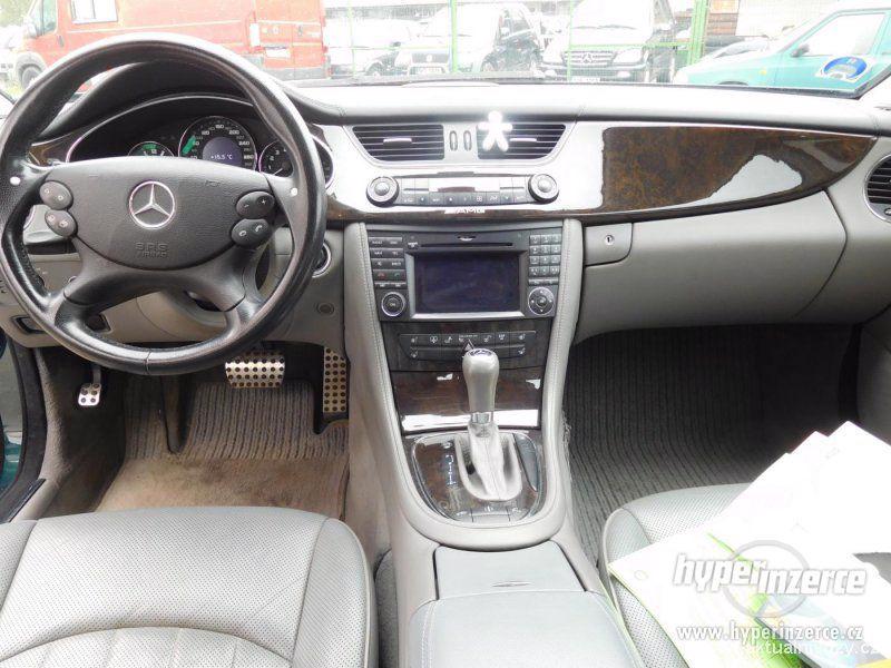 Mercedes CLS 3.5, benzín, automat, vyrobeno 2005, navigace, kůže - foto 8