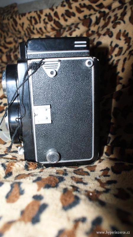 Starý zachovalý fotoaparát značky Flexarel - foto 4