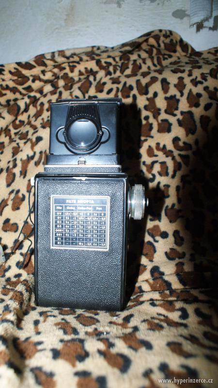 Starý zachovalý fotoaparát značky Flexarel - foto 6
