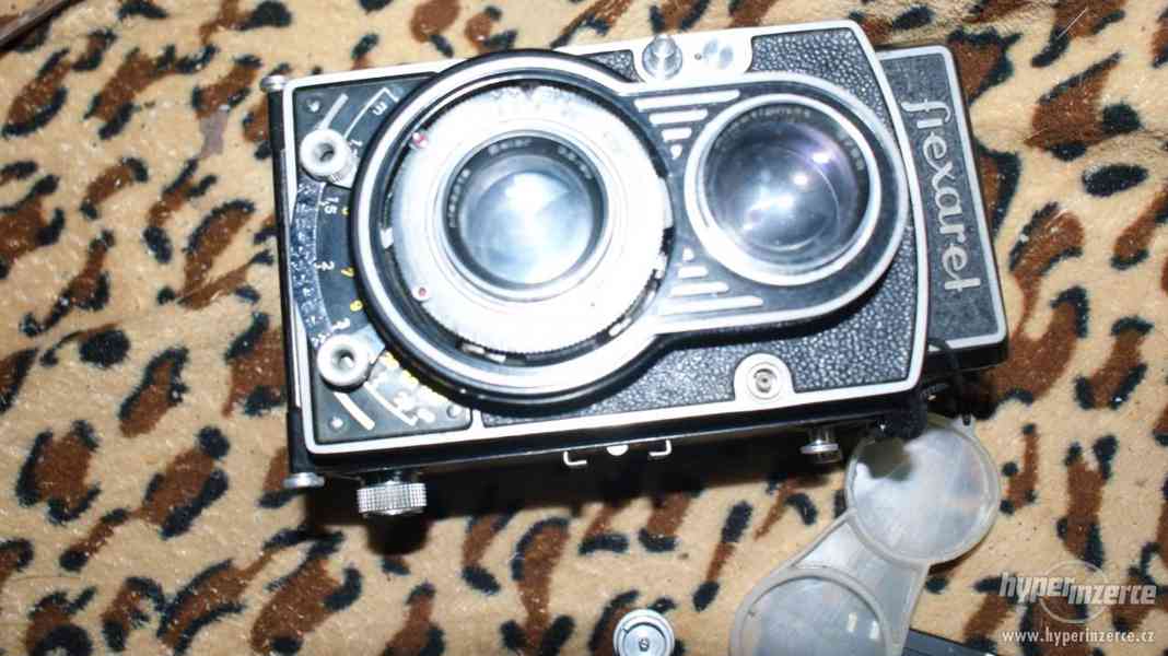 Starý zachovalý fotoaparát značky Flexarel - foto 11