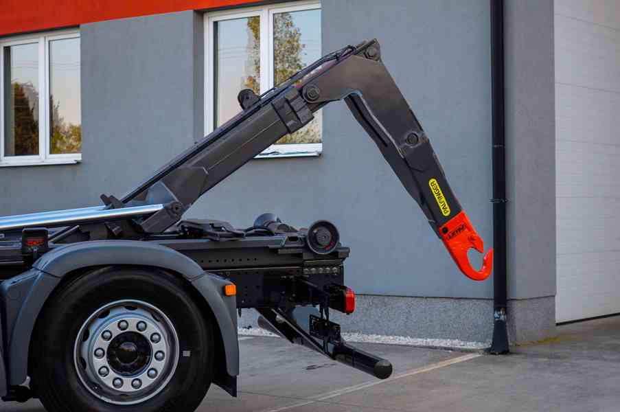 MAN TGS 26.360 HÁKOVÝ NOSIČ KONTEJNERŮ + HYDRAULICKÁ RUKA - foto 94