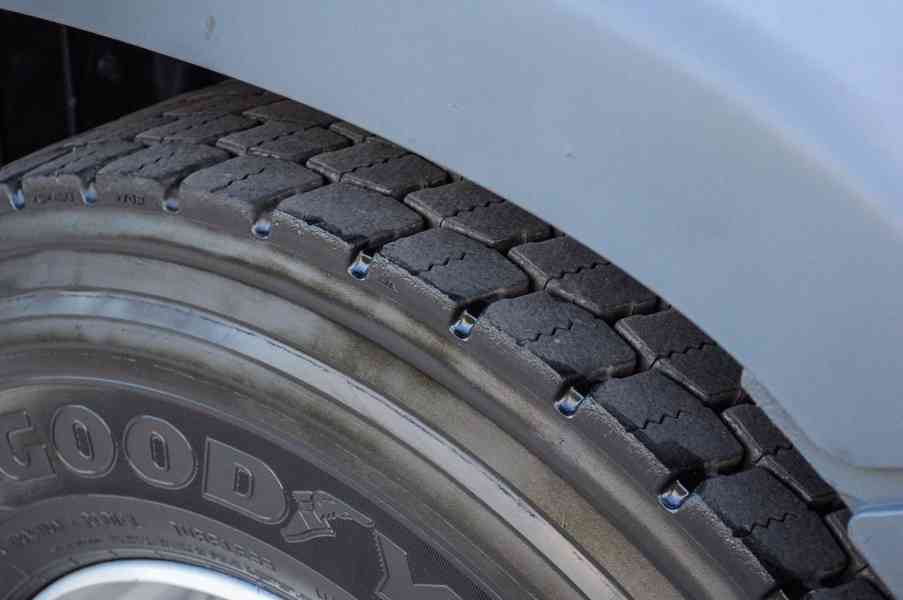 MAN TGS 26.360 HÁKOVÝ NOSIČ KONTEJNERŮ + HYDRAULICKÁ RUKA - foto 30