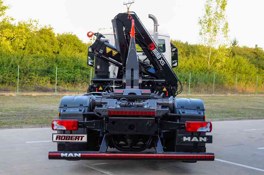 MAN TGS 26.360 HÁKOVÝ NOSIČ KONTEJNERŮ + HYDRAULICKÁ RUKA - foto 6