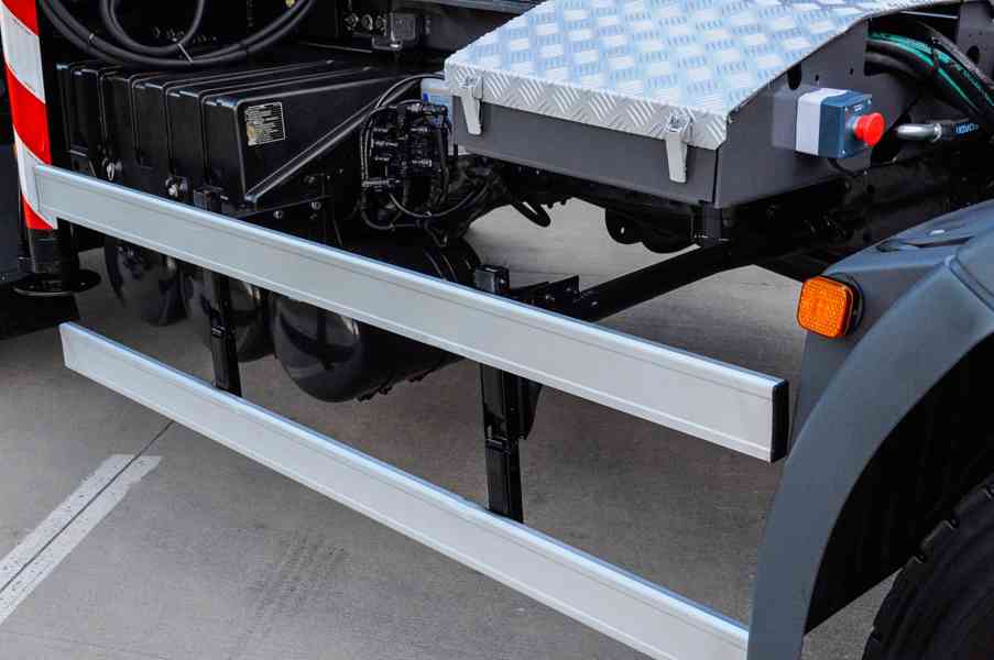 MAN TGS 26.360 HÁKOVÝ NOSIČ KONTEJNERŮ + HYDRAULICKÁ RUKA - foto 35