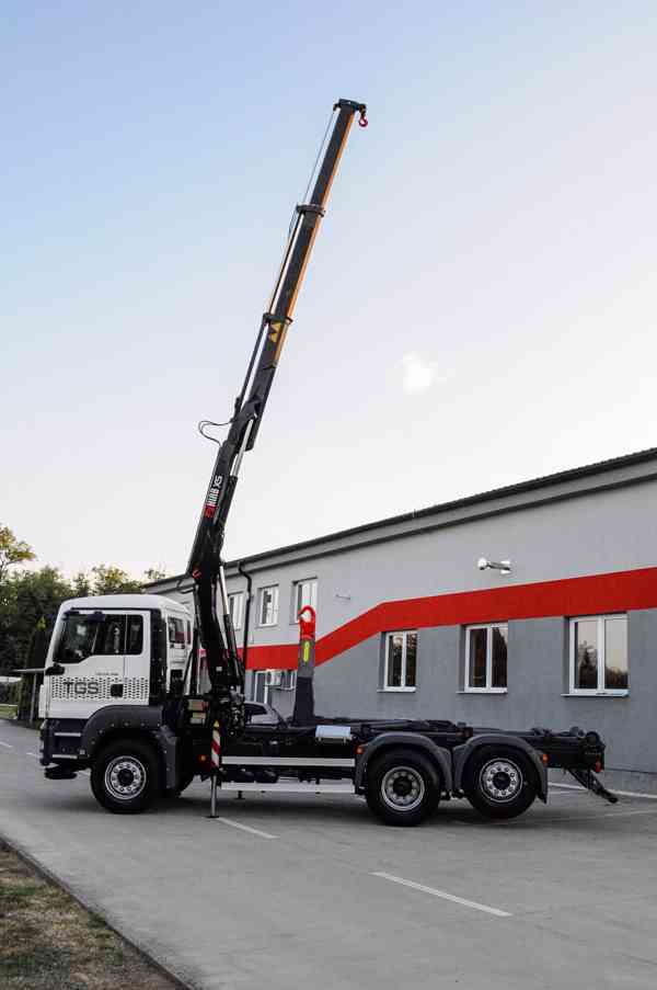 MAN TGS 26.360 HÁKOVÝ NOSIČ KONTEJNERŮ + HYDRAULICKÁ RUKA - foto 110