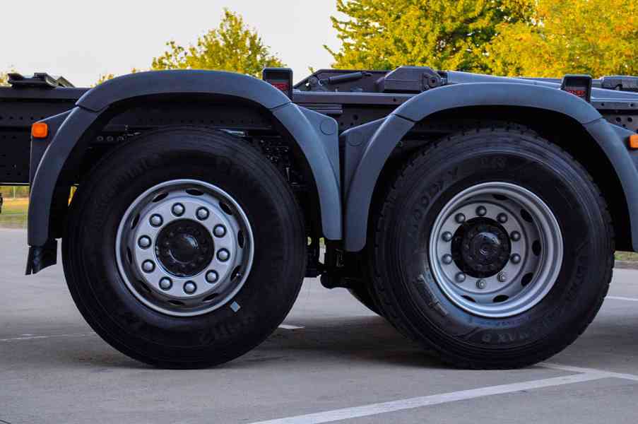 MAN TGS 26.360 HÁKOVÝ NOSIČ KONTEJNERŮ + HYDRAULICKÁ RUKA - foto 112